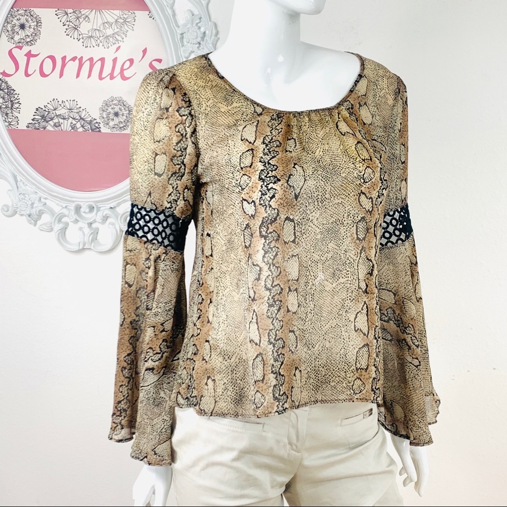 Annalee & Hope / Snake Bell Sleeve Puff Shoulder